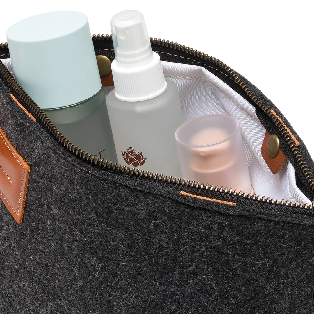 Felt and Leather Travel Kit - Kyrgies